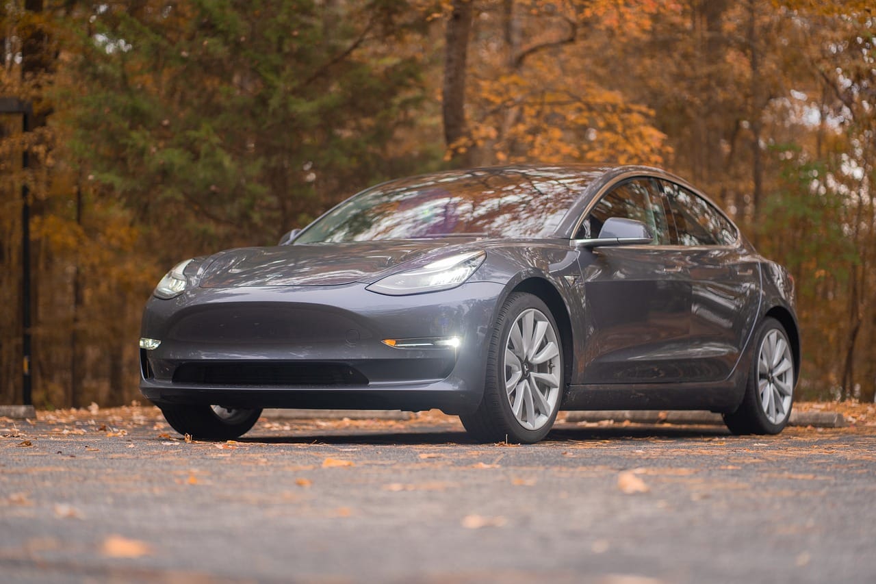 There are several factors to consider when figuring out how much a car rental costs for a day